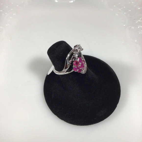 Gorgeous Pave Cubic Zirconia and Ruby Flower Silver Fashion Ring - Size 8 - Picture 2 of 8